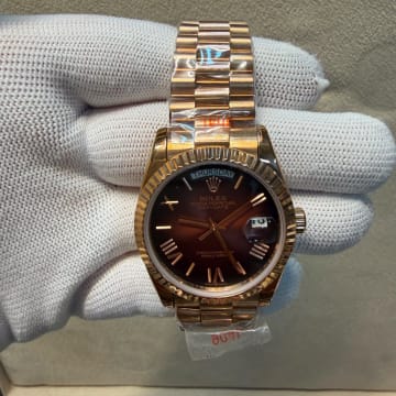 🔥 LÜKSÜN ZAMANSIZ HALİ! Rose Gold Şıklık ve Bordo Kadran 🔥 - İkinci El Ürün - Jextle