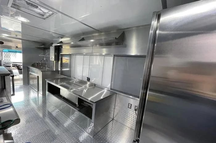 Food trailer 