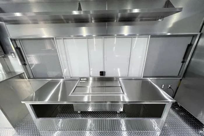 Food trailer 