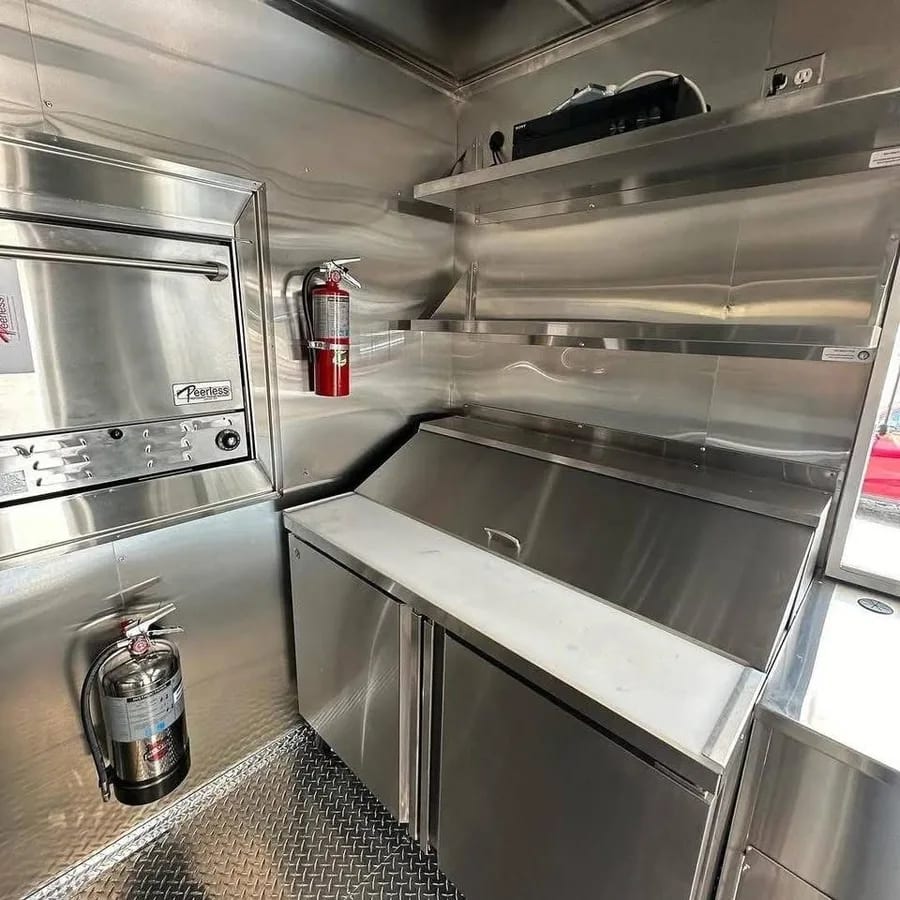 Food trailer 