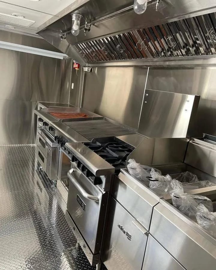Food trailer 