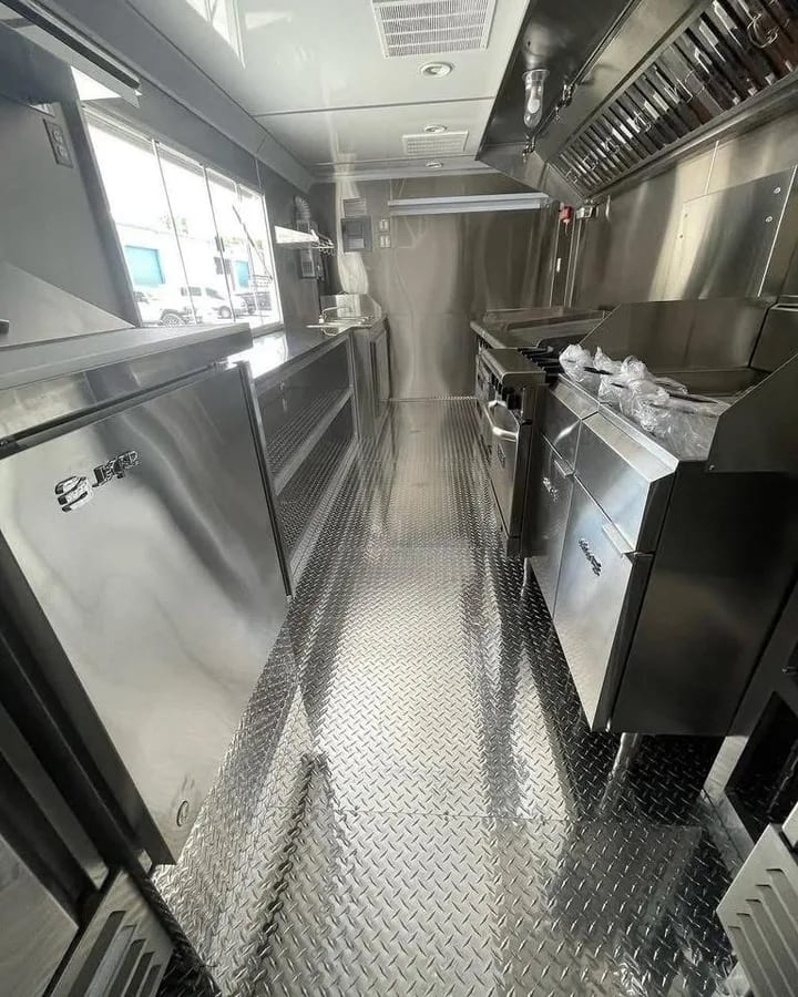 Food trailer 