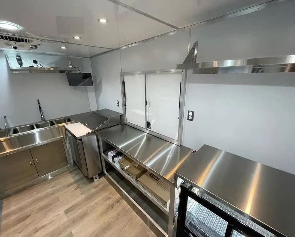 Cheesecakes and drinks 🍹trailer for sale  