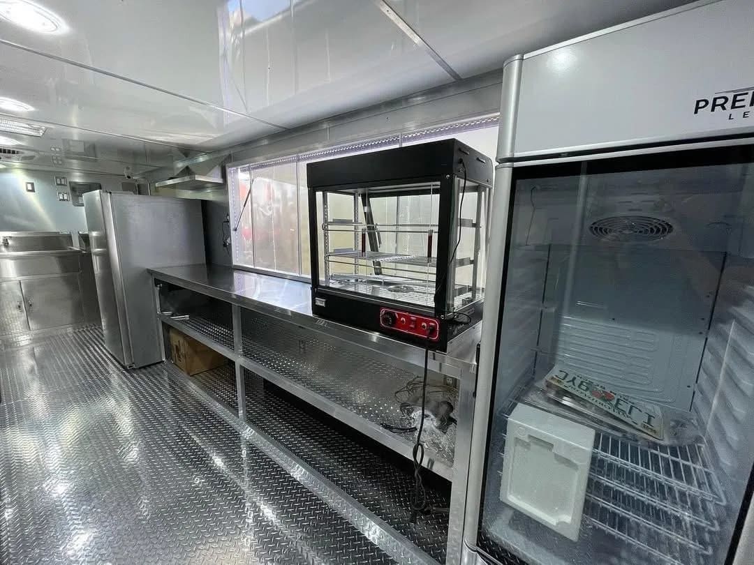 Food trailer 