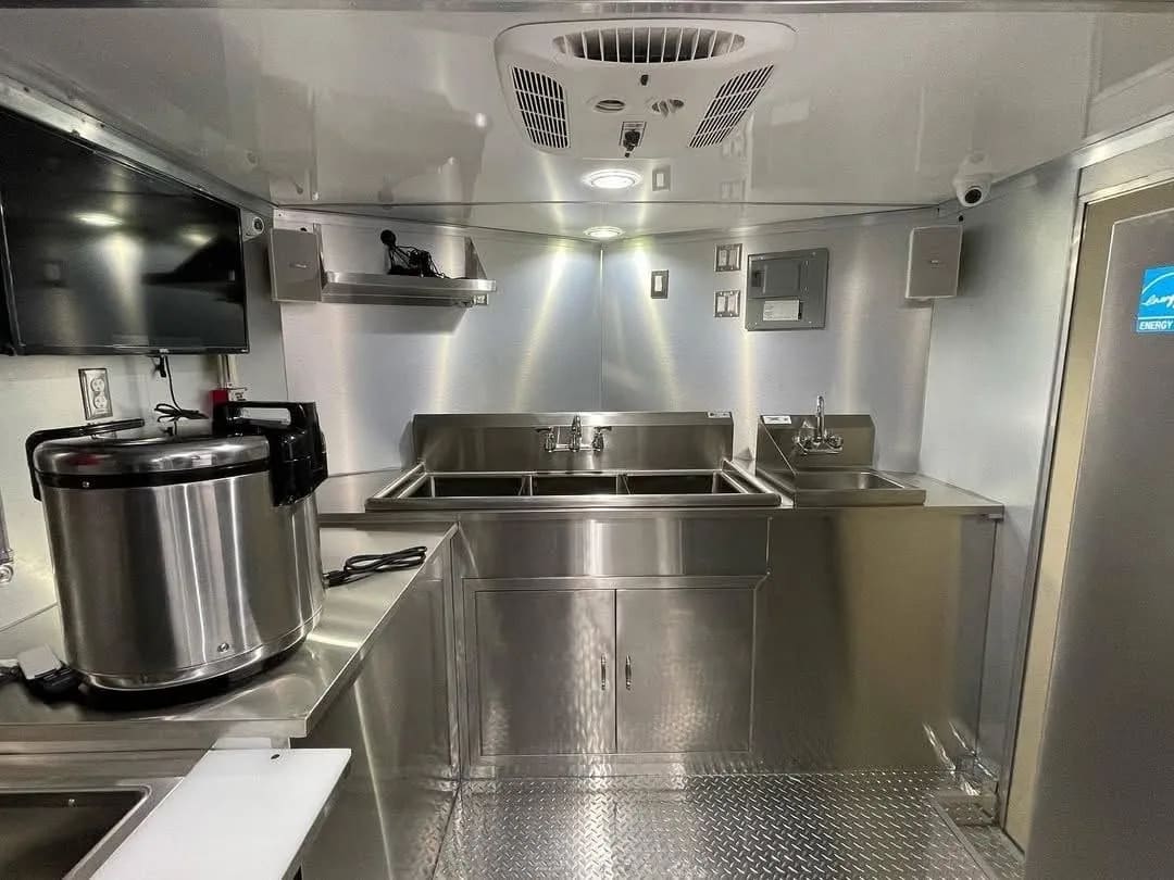 Food trailer 