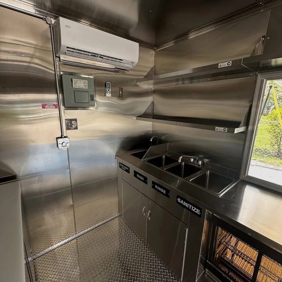 Food trailer 