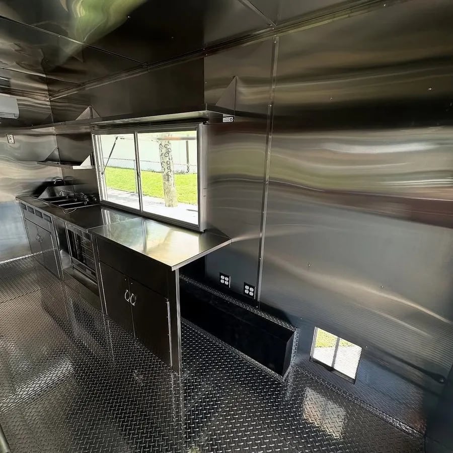 Food trailer 