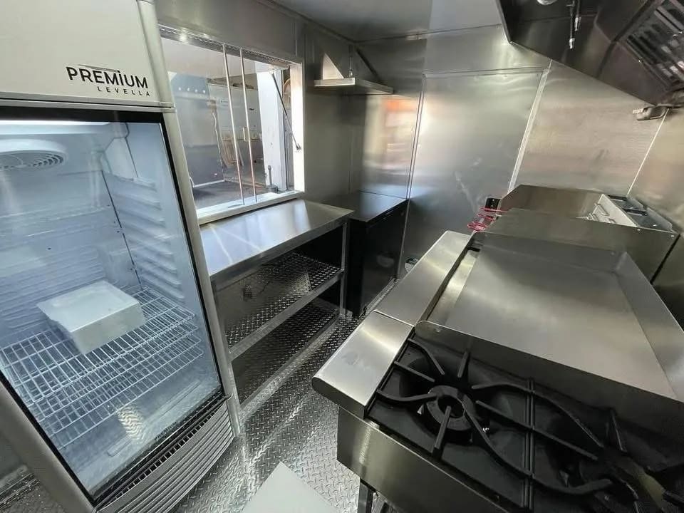 Food trailer 