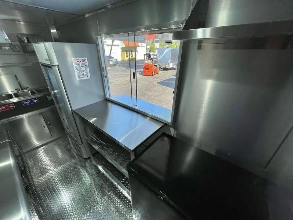 Food trailer 