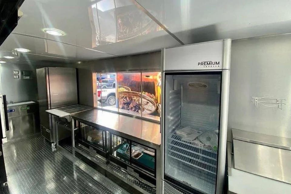 Food trailer 