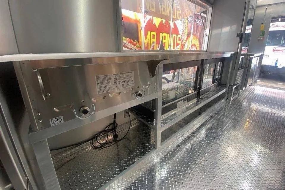 Food trailer 