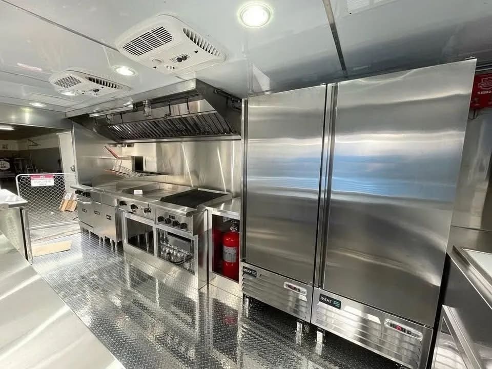 Food trailer 