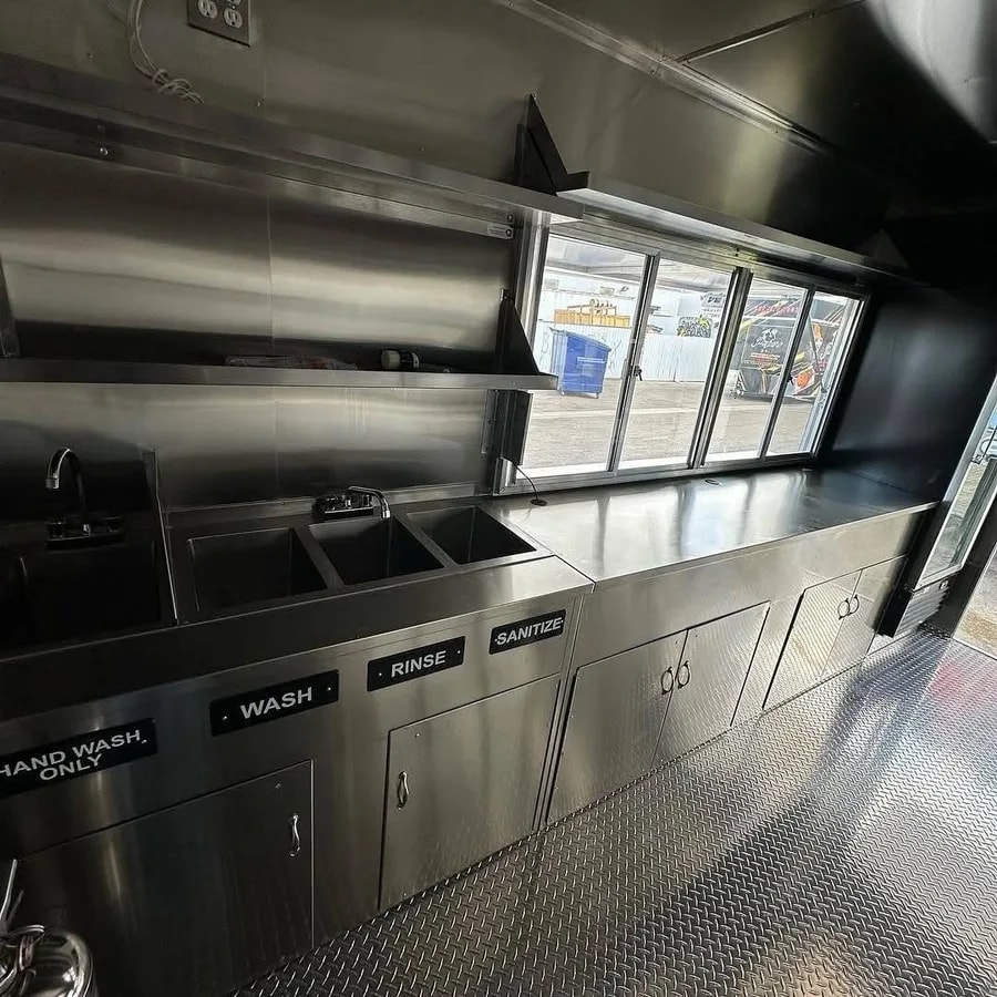 Food trailer 
