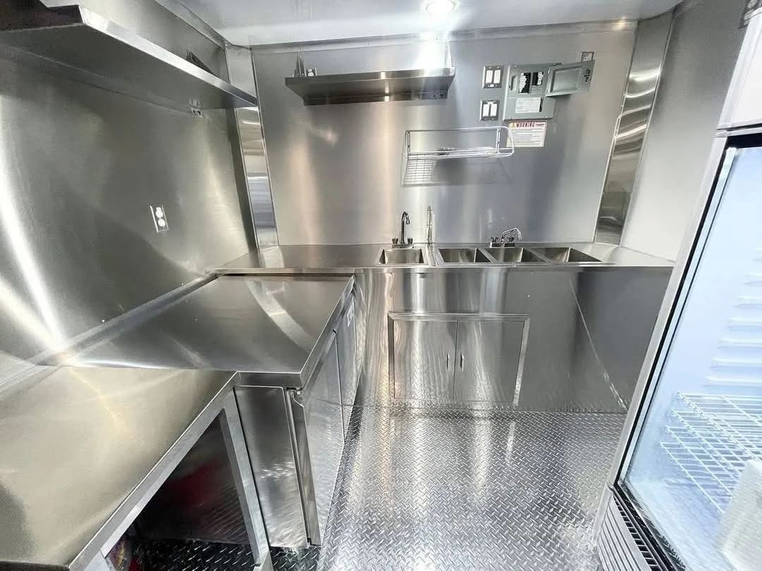 Food trailer 