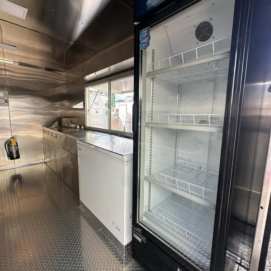 Food trailer 