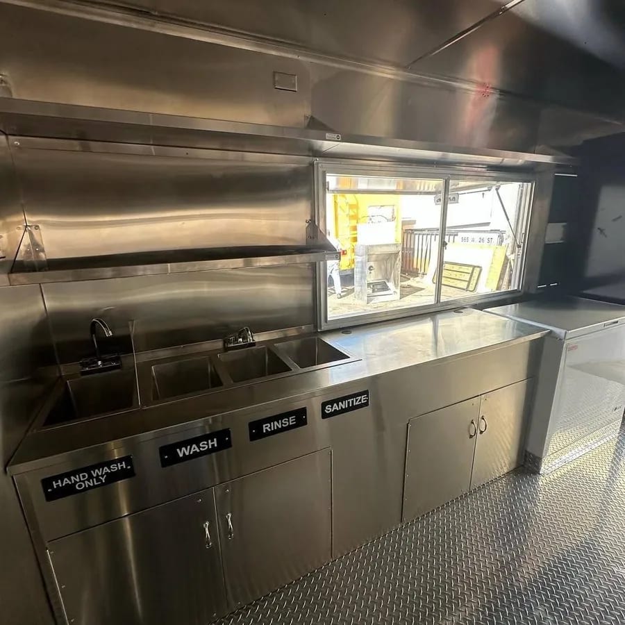 Food trailer 