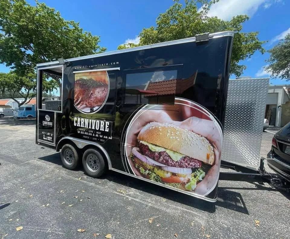 Food trailer right 