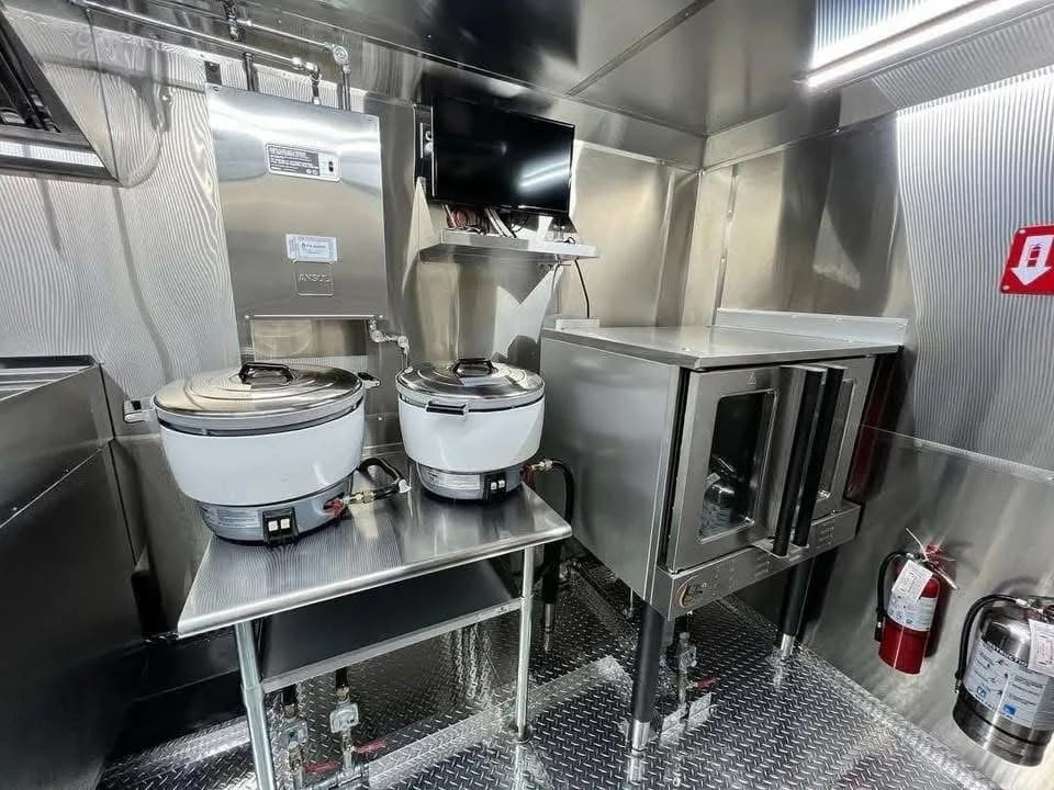 Food trailer 