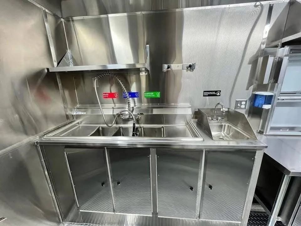 Food trailer 