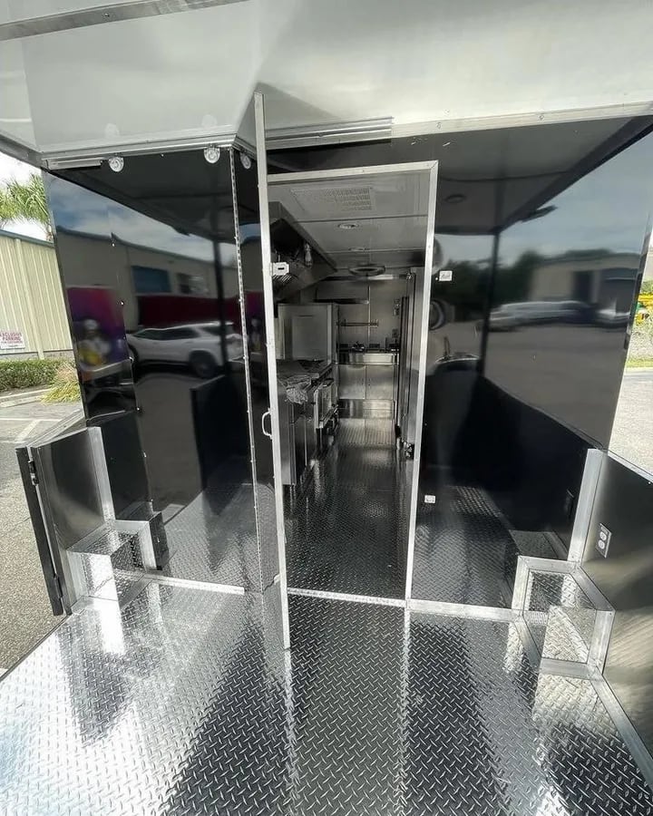 Food trailer 