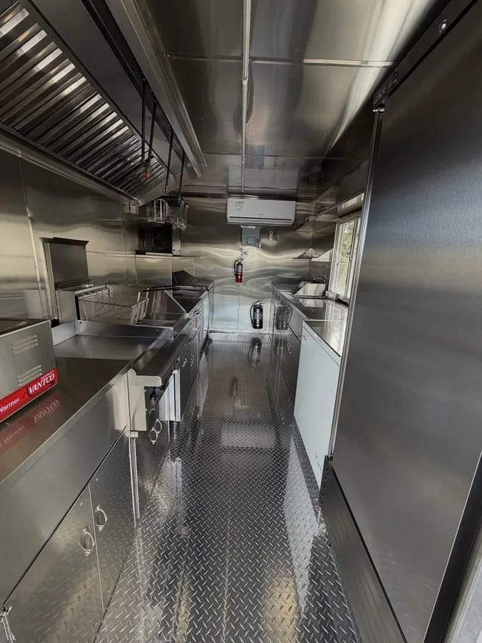 Food trailer 