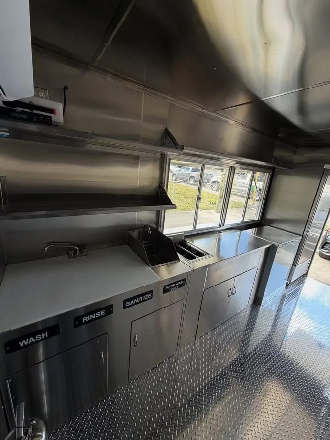 Food trailer 