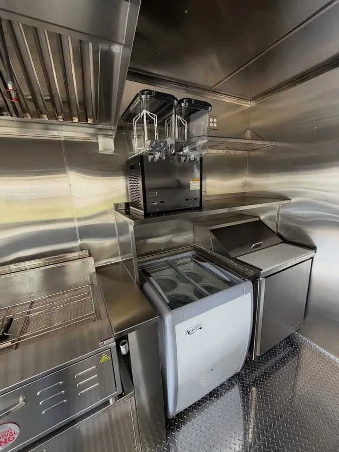 Food trailer 