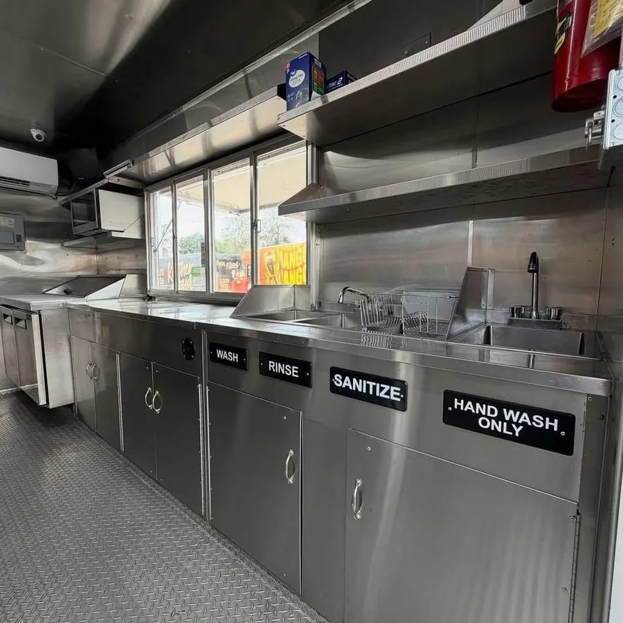 Food trailer 