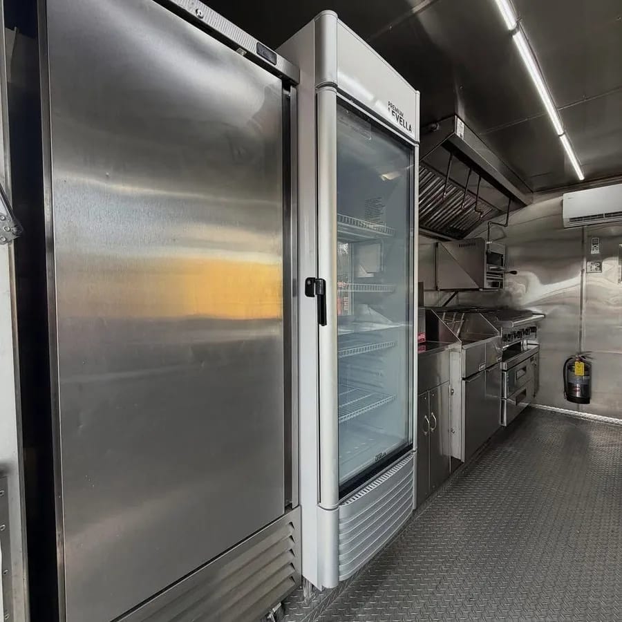 Food trailer 