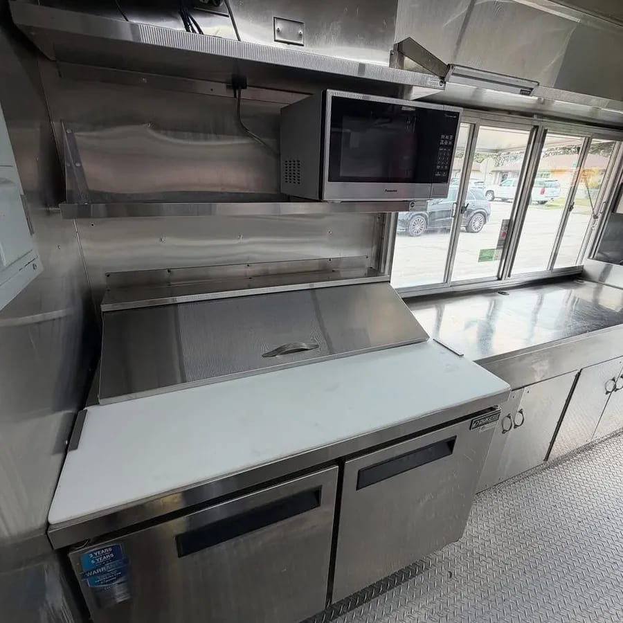 Food trailer 
