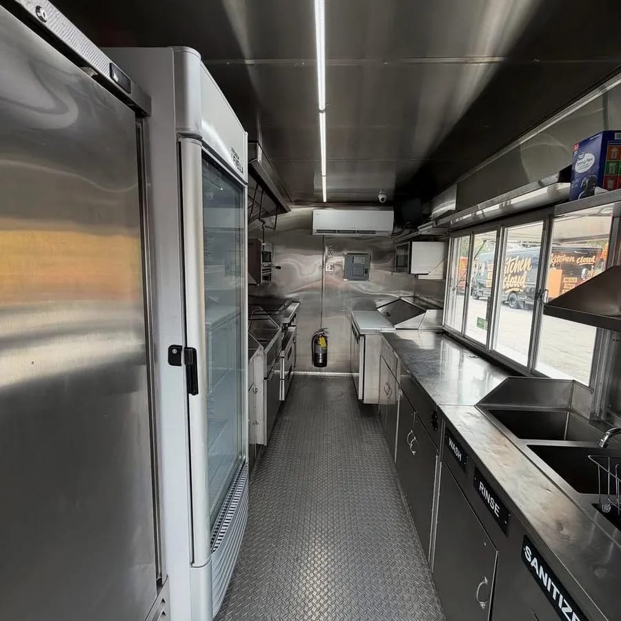 Food trailer 