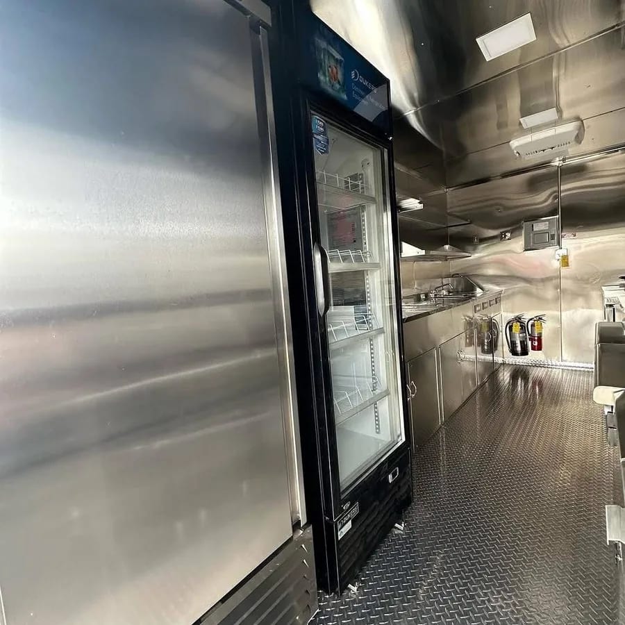 Food trailer 