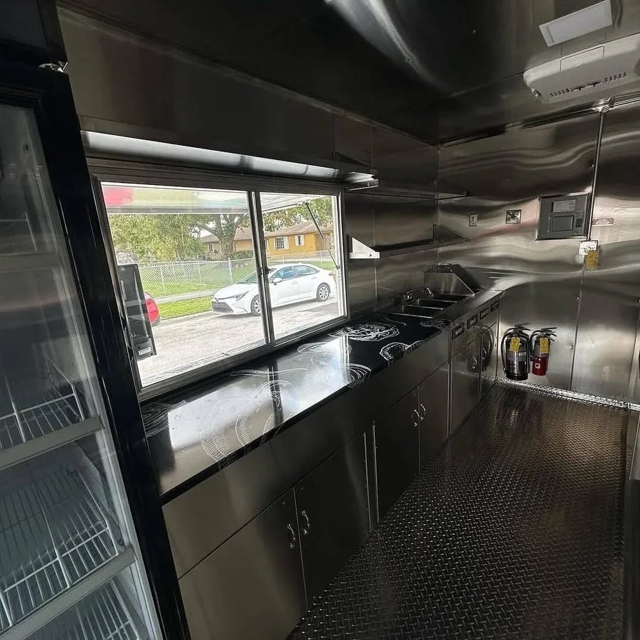 Food trailer 