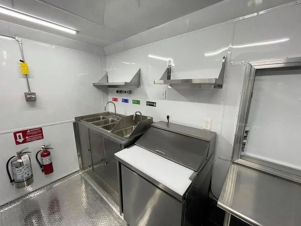 Food trailer 