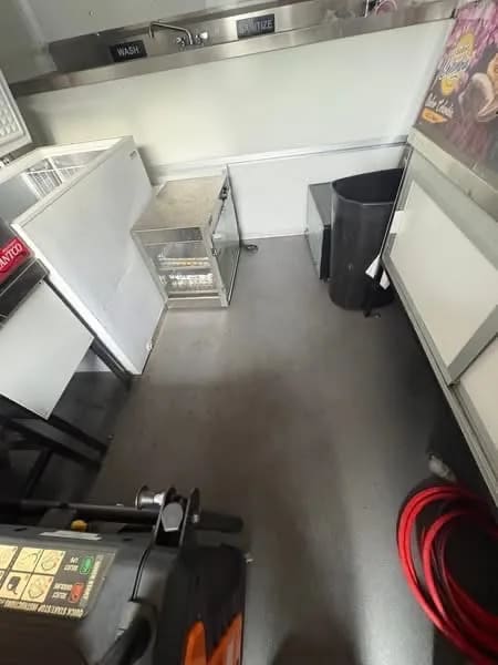 Food trailer 