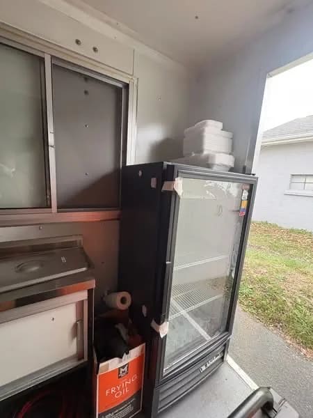 Food trailer 