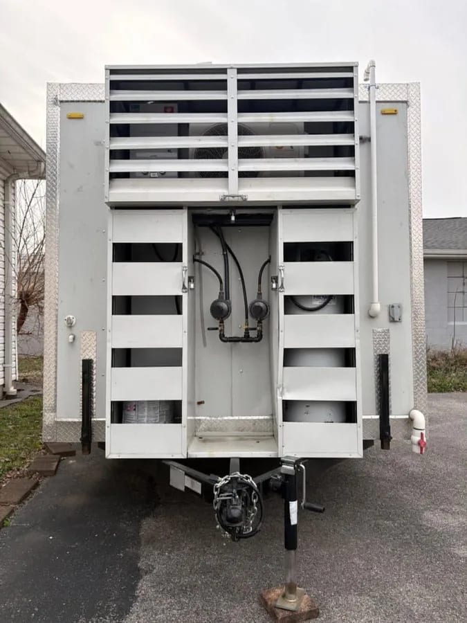 Food trailer 