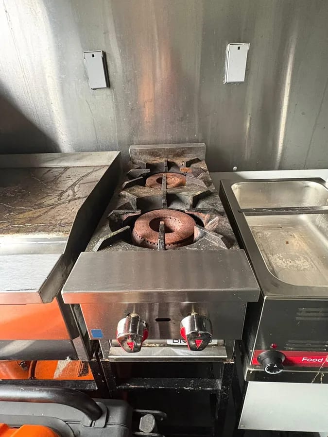 Food trailer 