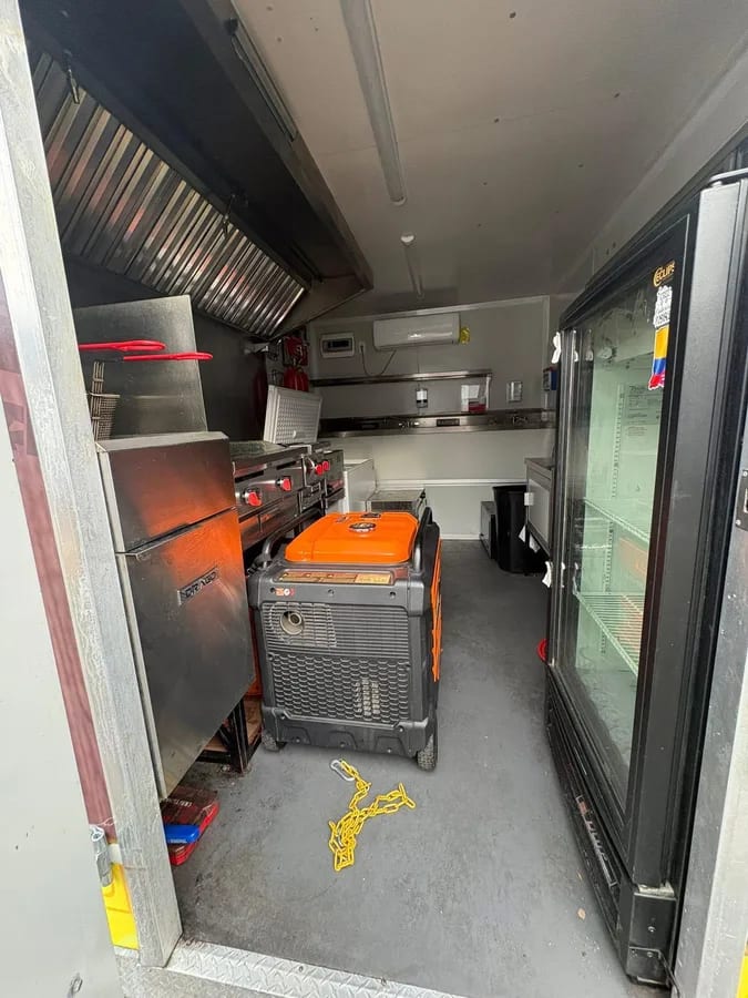 Food trailer 