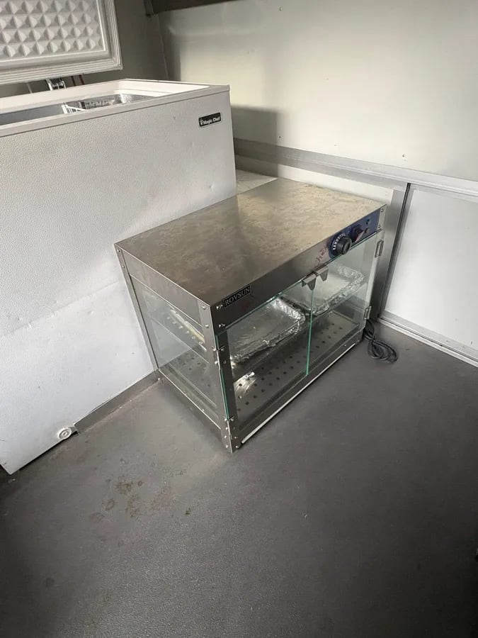 Food trailer 