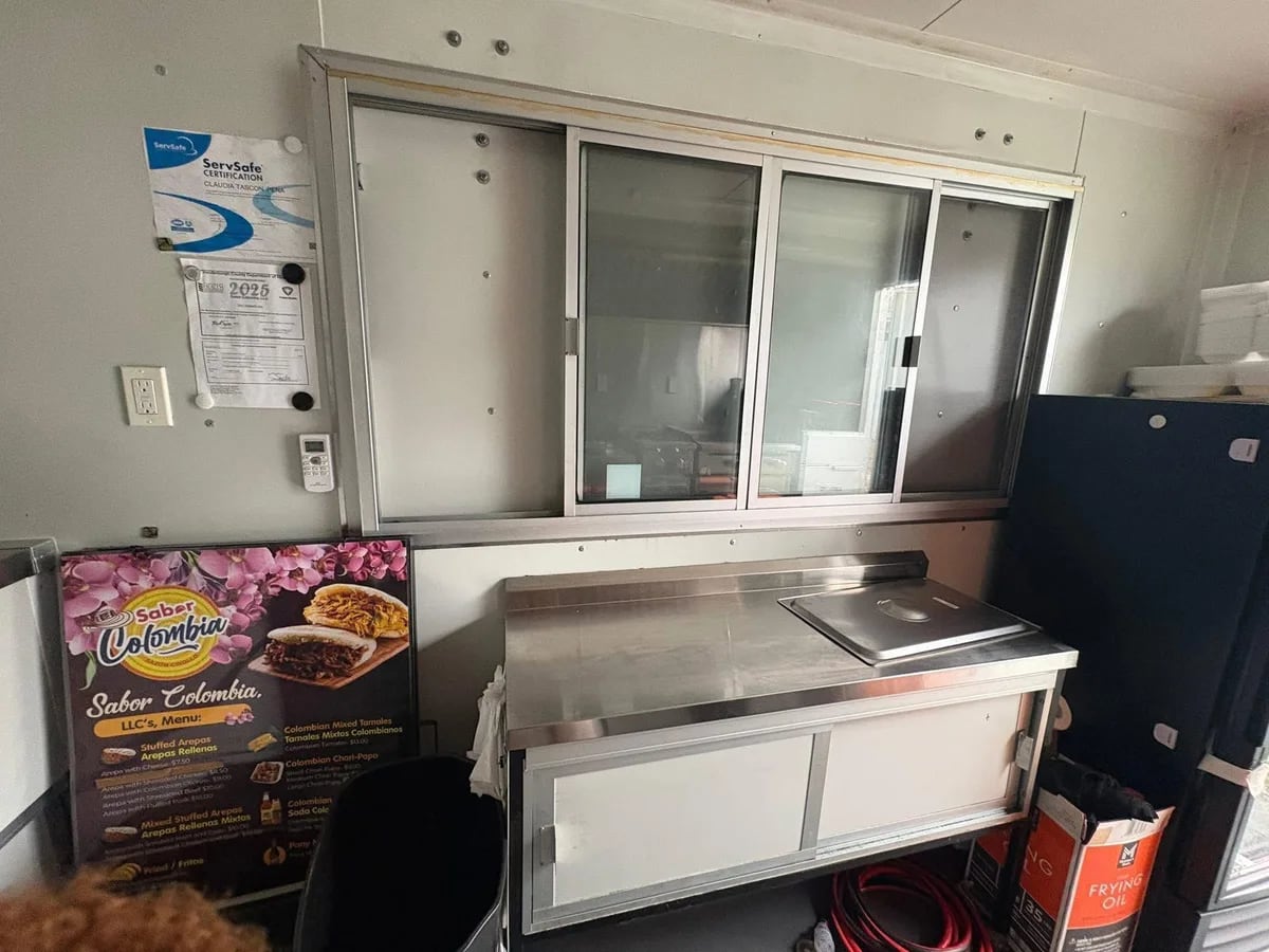 Food trailer 