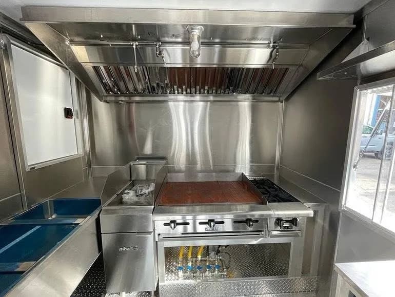 Food Trailer 