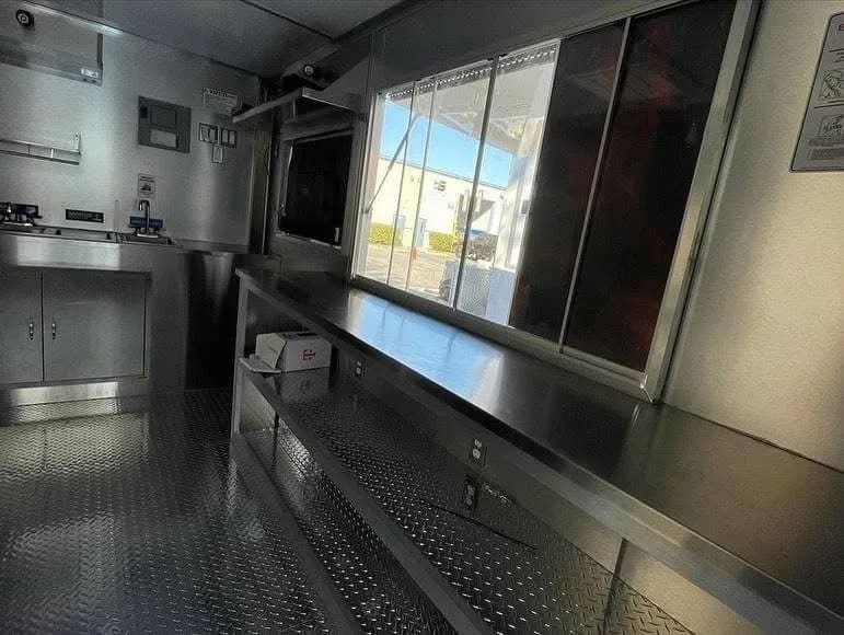 Food Trailer 