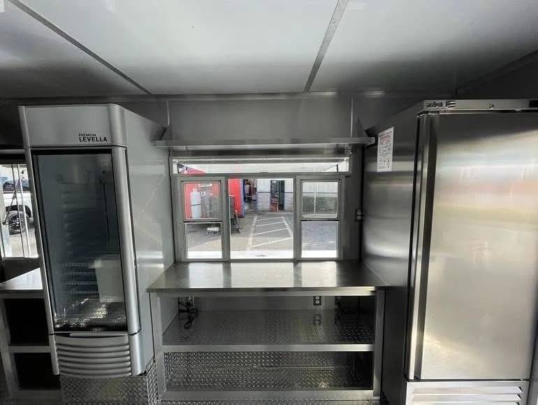 Food Trailer 
