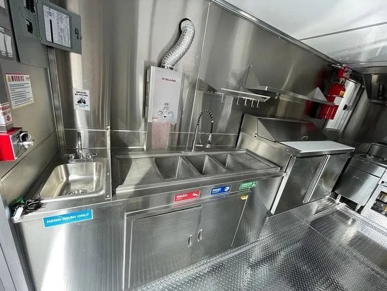 Food Trailer 