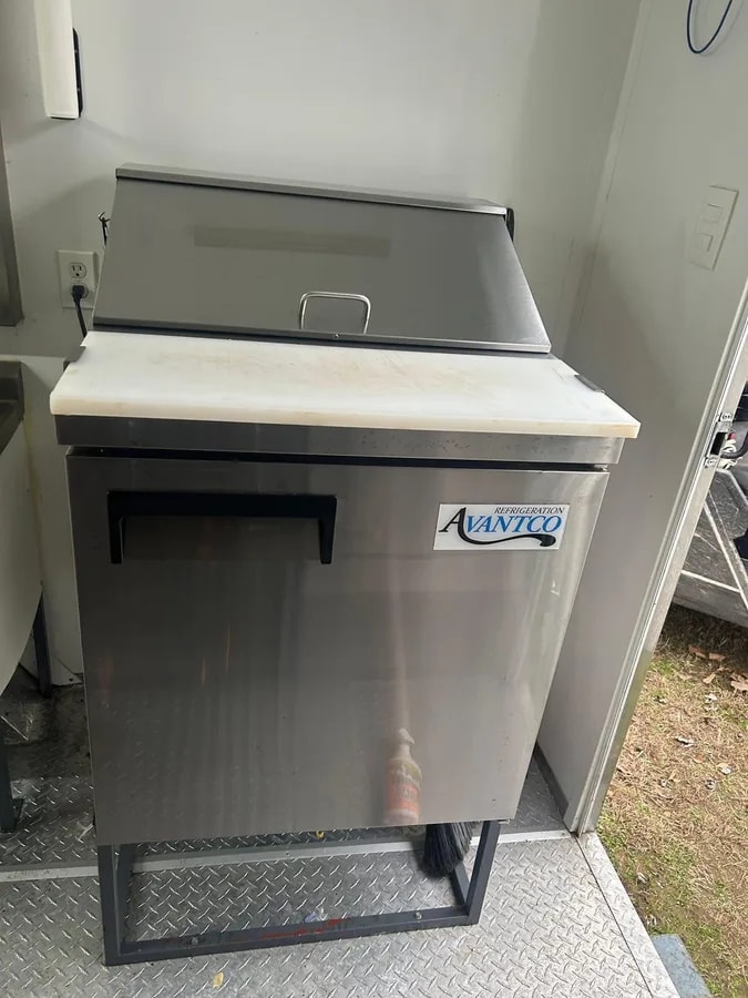 Food trailer 