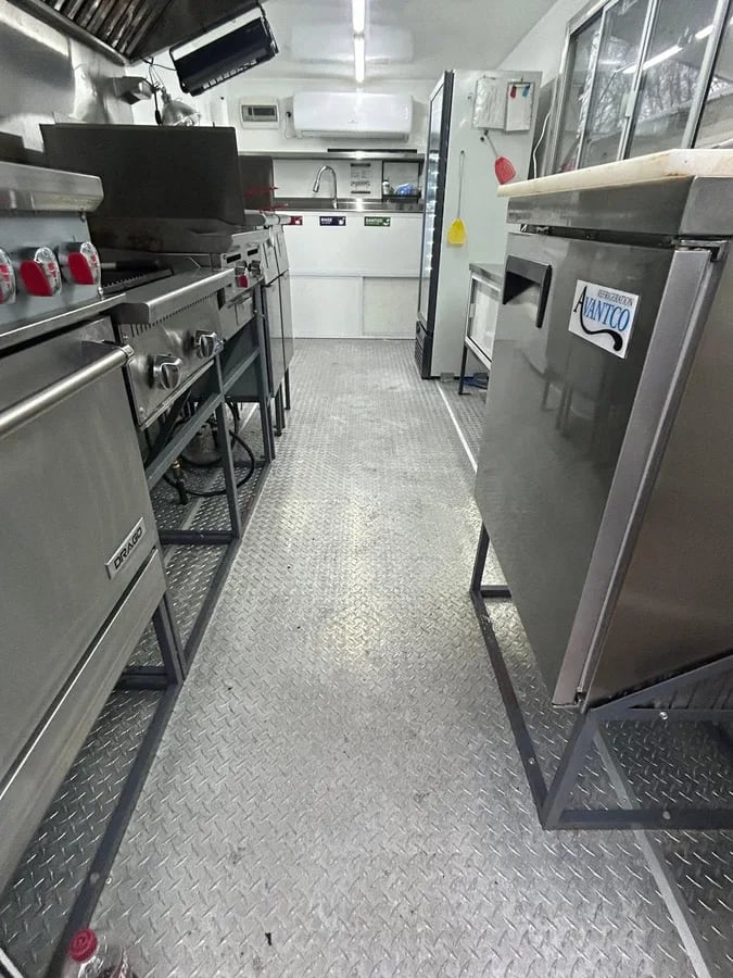 Food trailer 