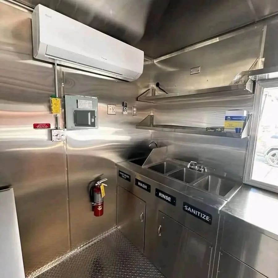 Food Trailer 