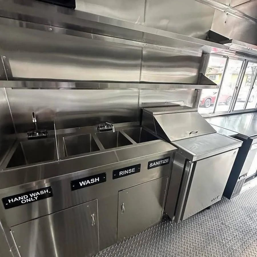 Food Trailer 