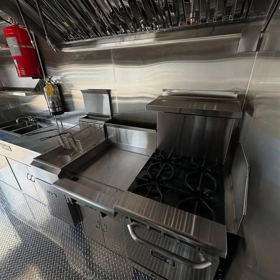 Food Trailer 